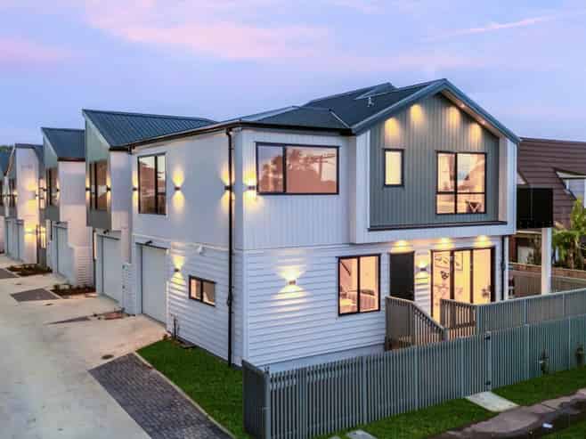 2/71 Wintere Road, Papatoetoe