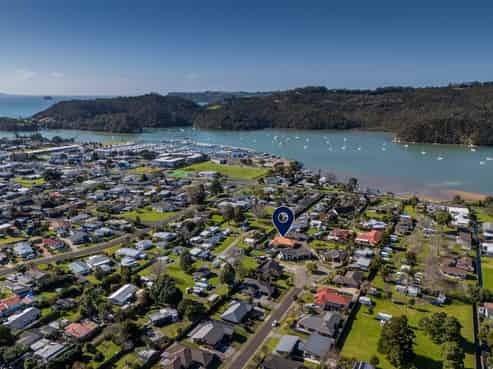 19 Cobham Lane, Whitianga