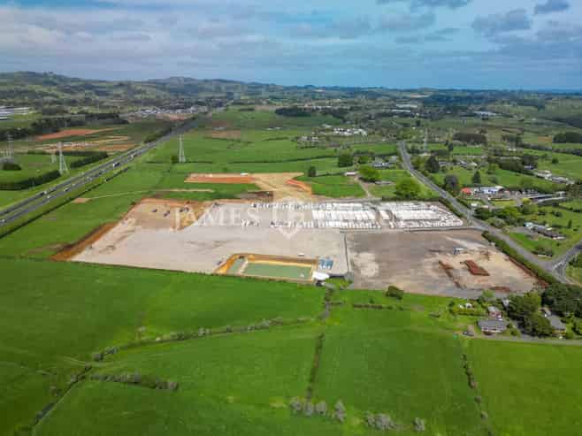 Metaled Yard with Full Utilities | 4,000m²