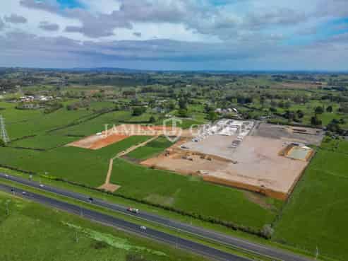 Metaled Yard with Full Utilities | 4,000m²