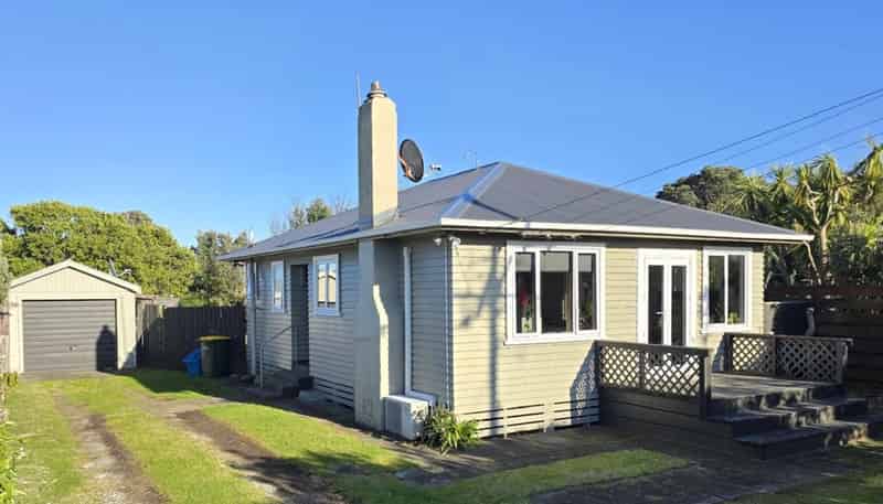 39 Paritutu Road, Spotswood