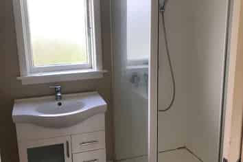 39 Paritutu Road, Spotswood