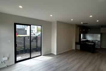 1/16 Clara Road, Silverdale