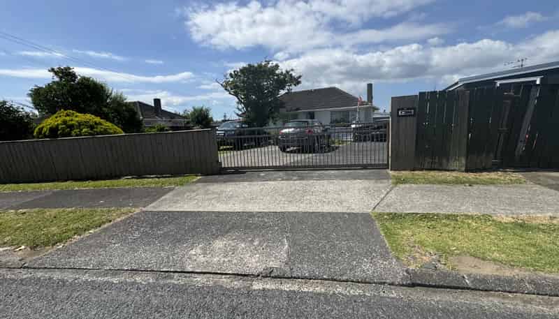 10 Raglan Street, Mangere East