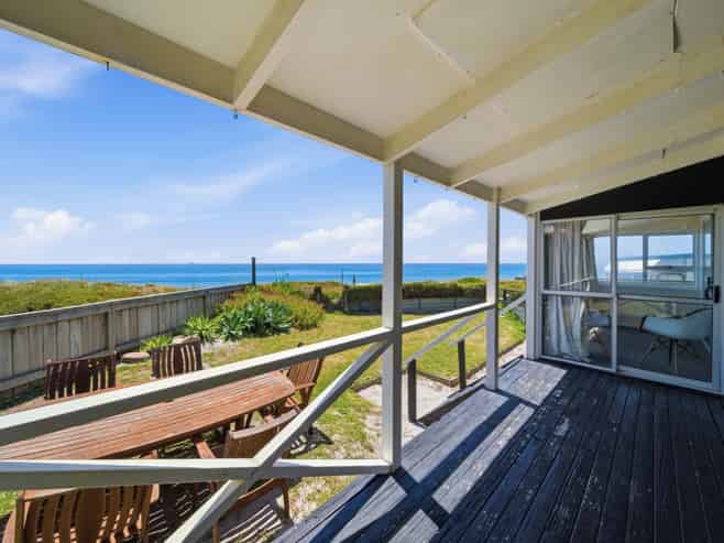 677 Pukehina Parade, Pukehina