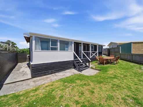 677 Pukehina Parade, Pukehina