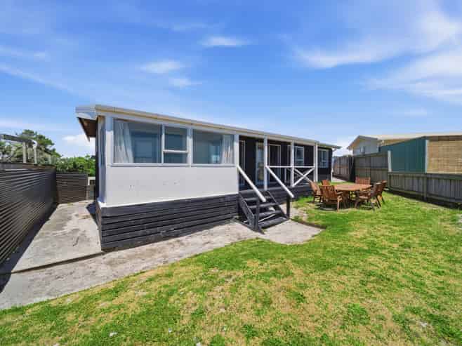 677 Pukehina Parade, Pukehina