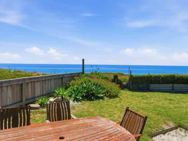 677 Pukehina Parade, Pukehina