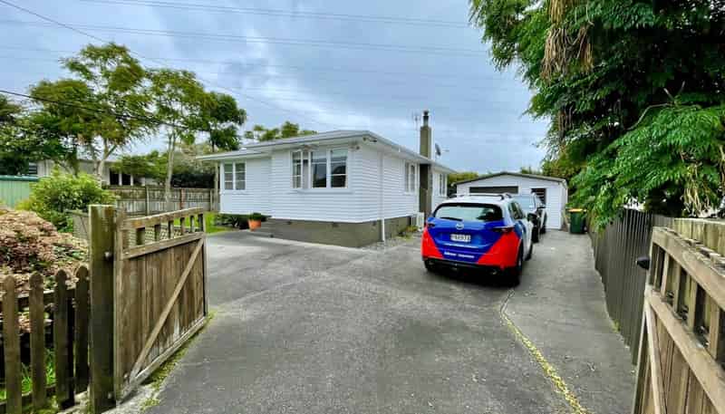 30 Vera Road, Te Atatu South