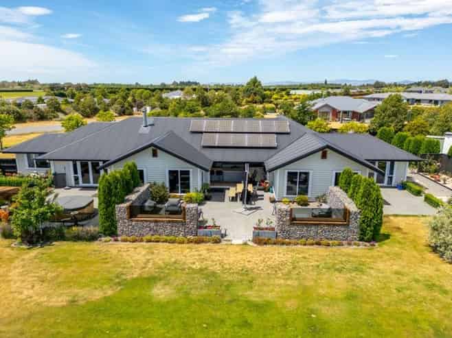 59 Warwick Road, Swannanoa