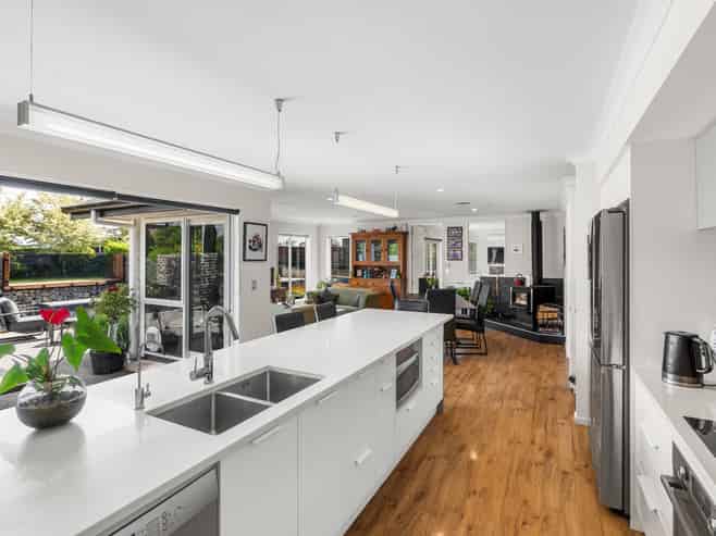 59 Warwick Road, Swannanoa