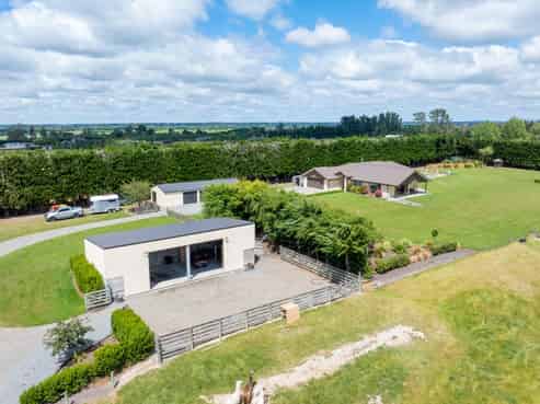 106 Davis Road, Cust