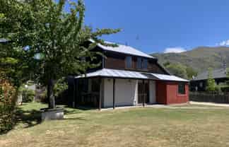 221 Stone Street, Wanaka