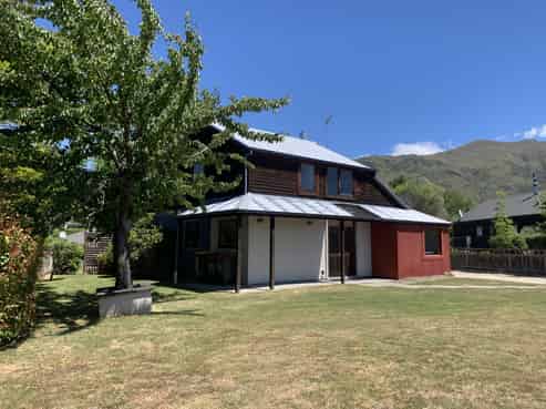 221 Stone Street, Wanaka