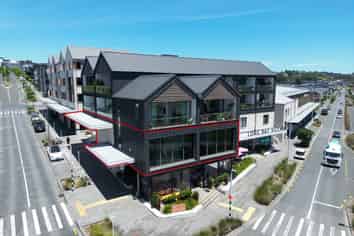 High-end retail/ showroom in Long Bay