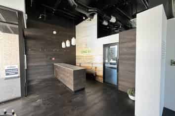 High-end retail/ showroom in Long Bay