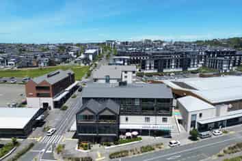 High-end retail/ showroom in Long Bay