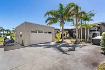 22 Mamaku Drive, One Tree Point
