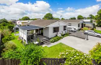 1/2 Burundi Avenue, Clendon Park