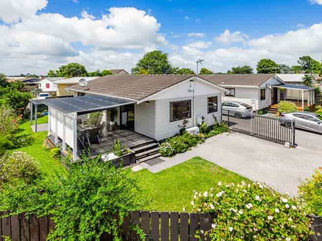 1/2 Burundi Avenue, Clendon Park