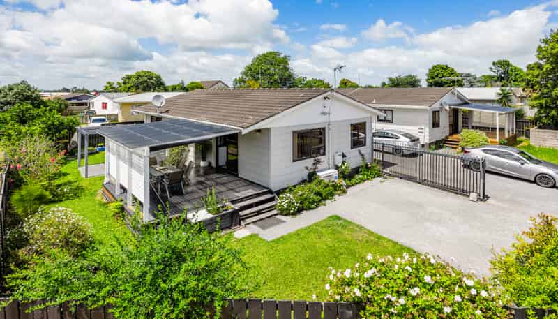 1/2 Burundi Avenue, Clendon Park