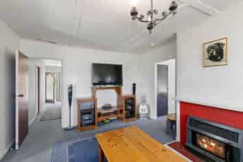 2 Hill Grove, Naenae