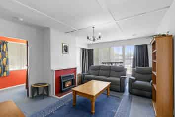 2 Hill Grove, Naenae