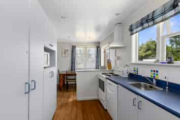 2 Hill Grove, Naenae