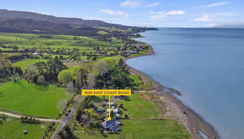 1620 East Coast Road, Whakatiwai