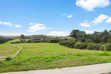 313 Okura River Road, Okura