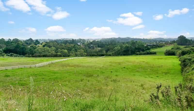 313 Okura River Road, Okura