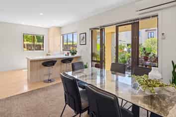 1 Veneto Avenue, Albany