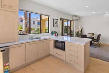 1 Veneto Avenue, Albany