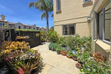 1 Veneto Avenue, Albany