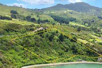 94 Aramoana Road, Port Chalmers