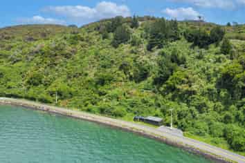 94 Aramoana Road, Port Chalmers