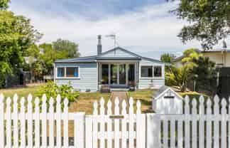 20 Shrimpton Road, Haumoana