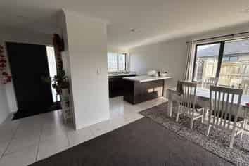 16 MacDonald Heights, Feilding