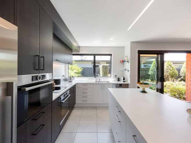 8 Jobe Road, Chartwell