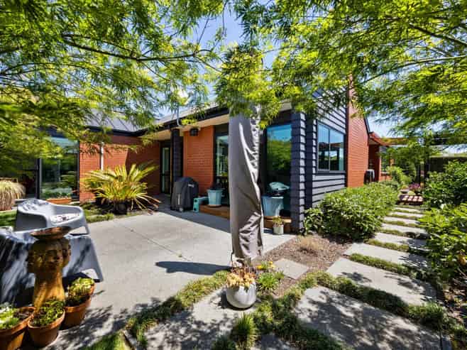 8 Jobe Road, Chartwell