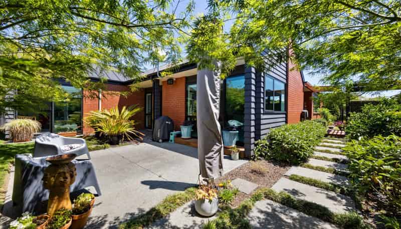 8 Jobe Road, Chartwell