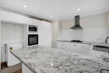 5784 South Road, Rahotu