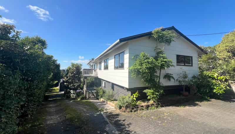 23 St James Avenue, Helensville