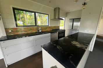 23 St James Avenue, Helensville