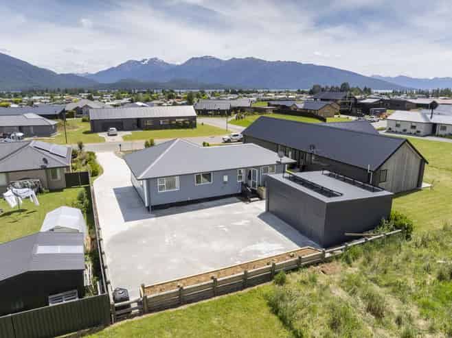 34 Burnby Drive, Te Anau