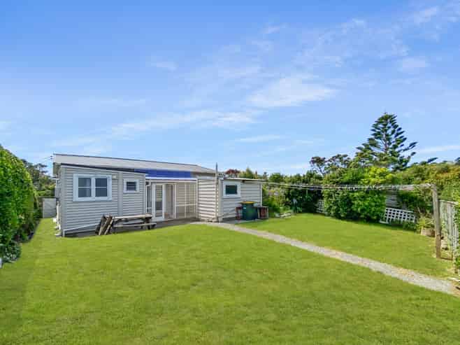 5 Tarawera Road, Johnsonville