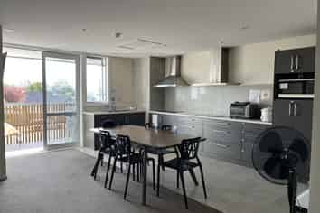 102 Riccarton Road, Riccarton