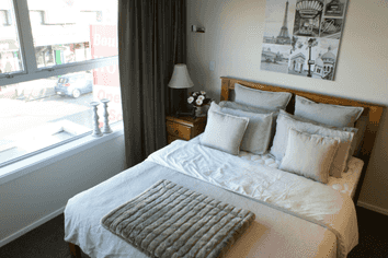 102 Riccarton Road, Riccarton