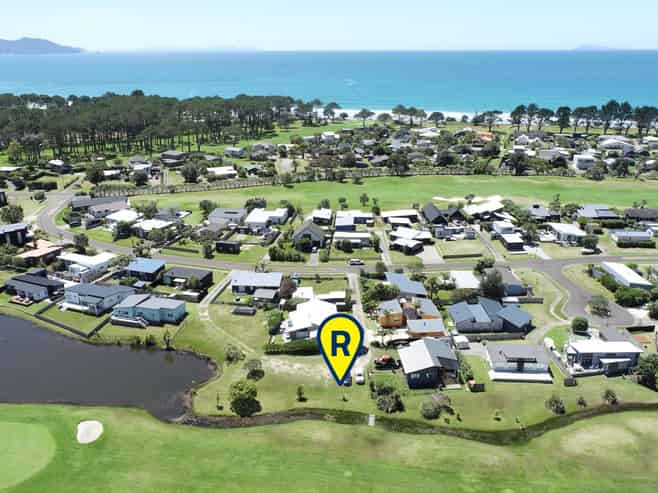 124 The Fairway, Matarangi