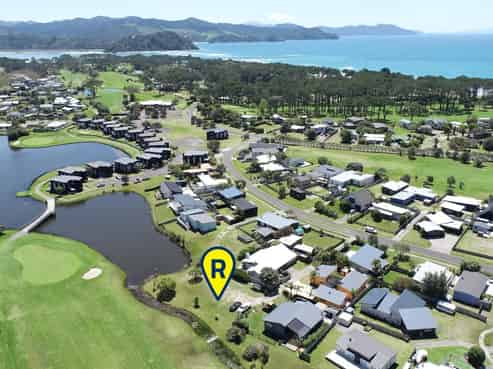 124 The Fairway, Matarangi